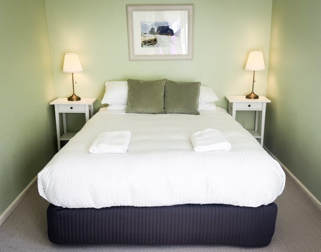 Queen Ensuite Room 8