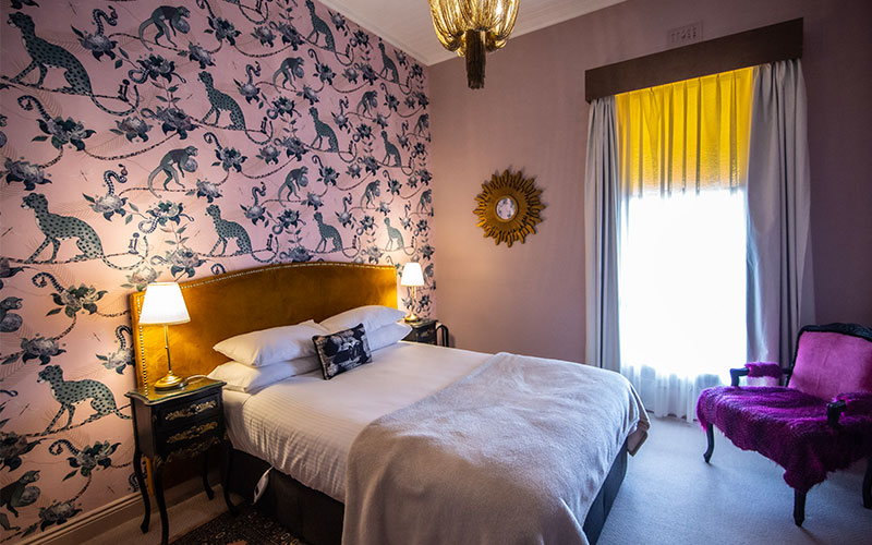 Heritage Queen Room 5