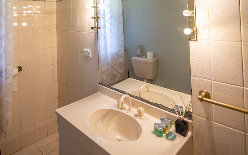 Queen Ensuite Room 24